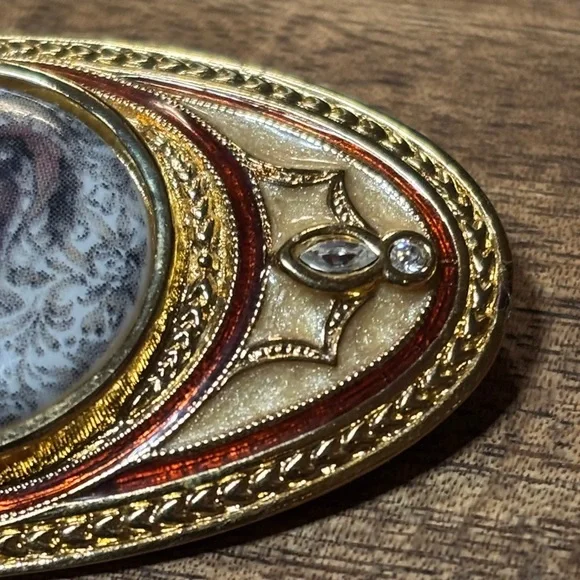 Brooch with Vintage Portrait - Picture 7 of 7